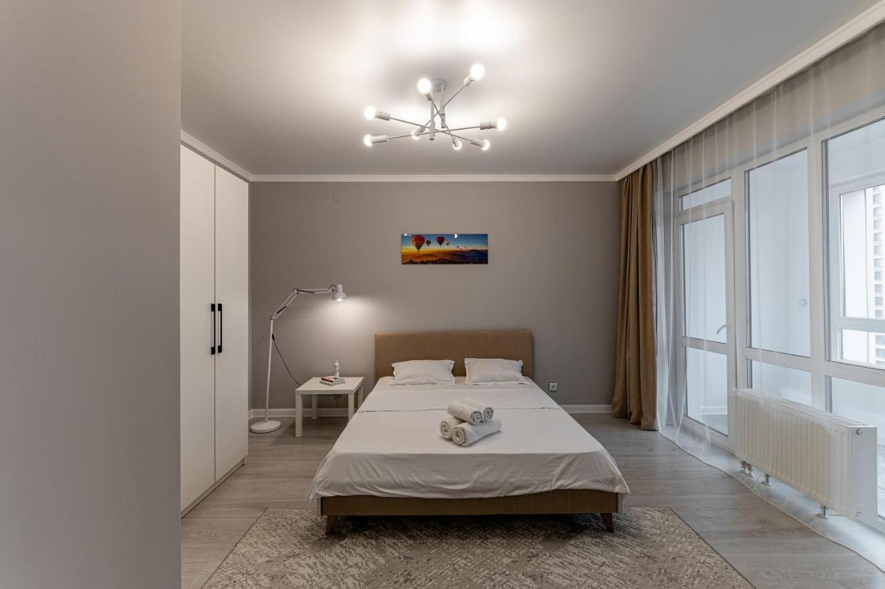 Уютная 1 Комнатная Freedom Apartment Nur-Sultan  Exterior photo
