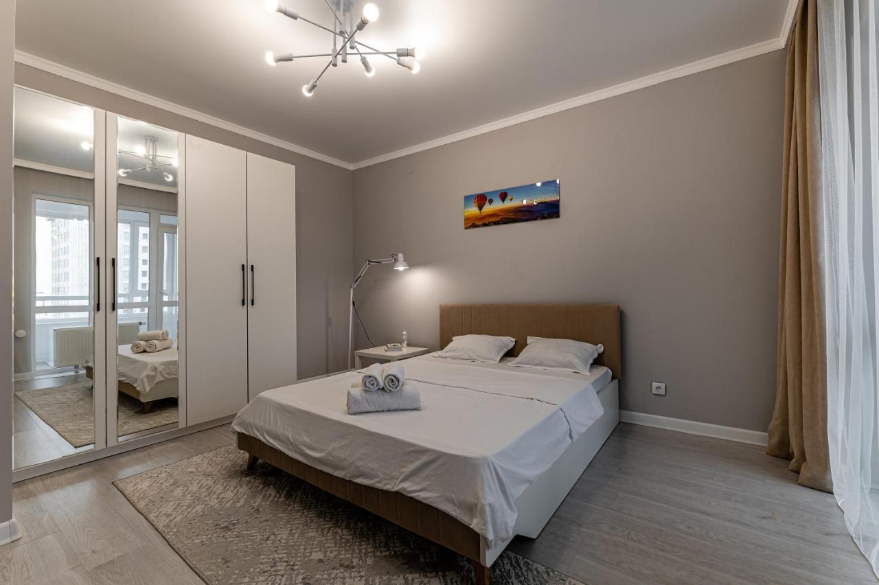 Уютная 1 Комнатная Freedom Apartment Nur-Sultan  Exterior photo