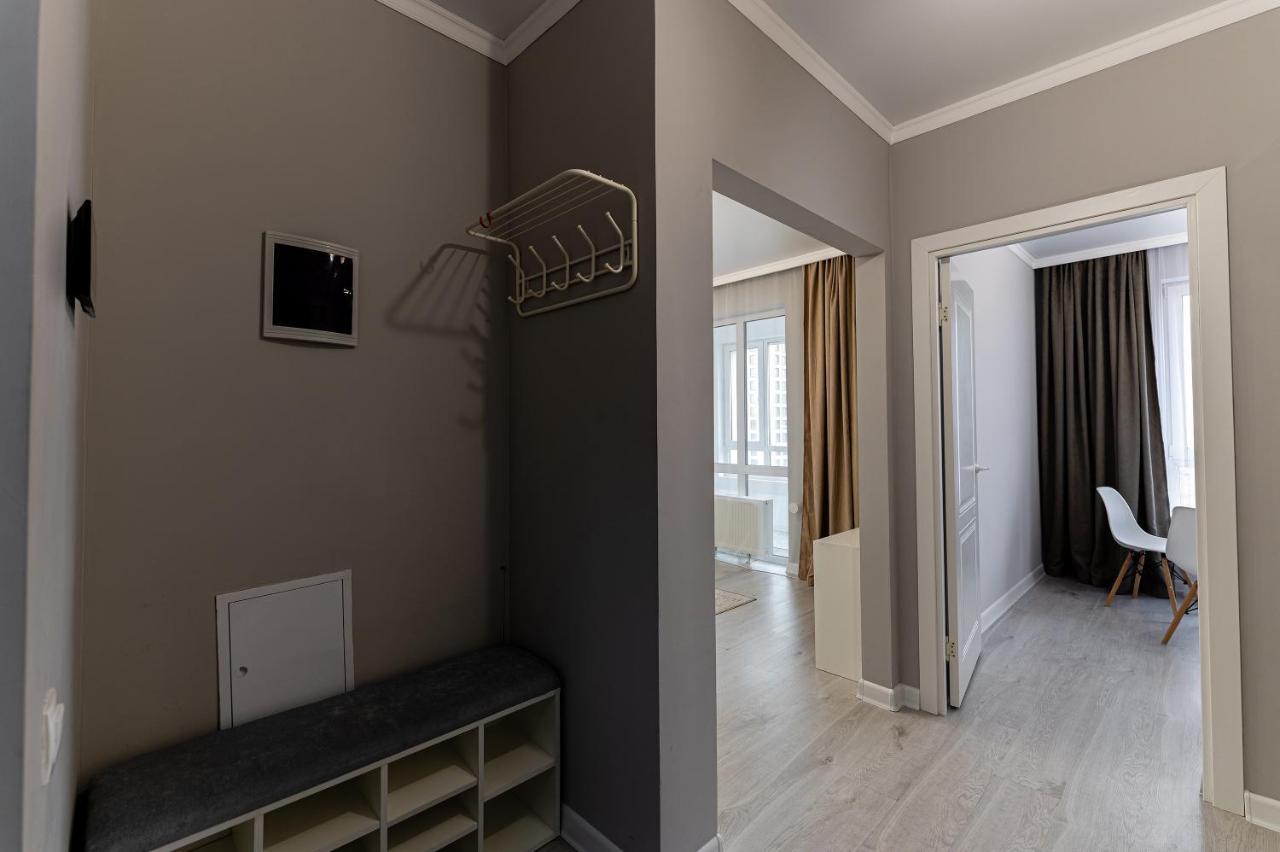 Уютная 1 Комнатная Freedom Apartment Nur-Sultan  Exterior photo